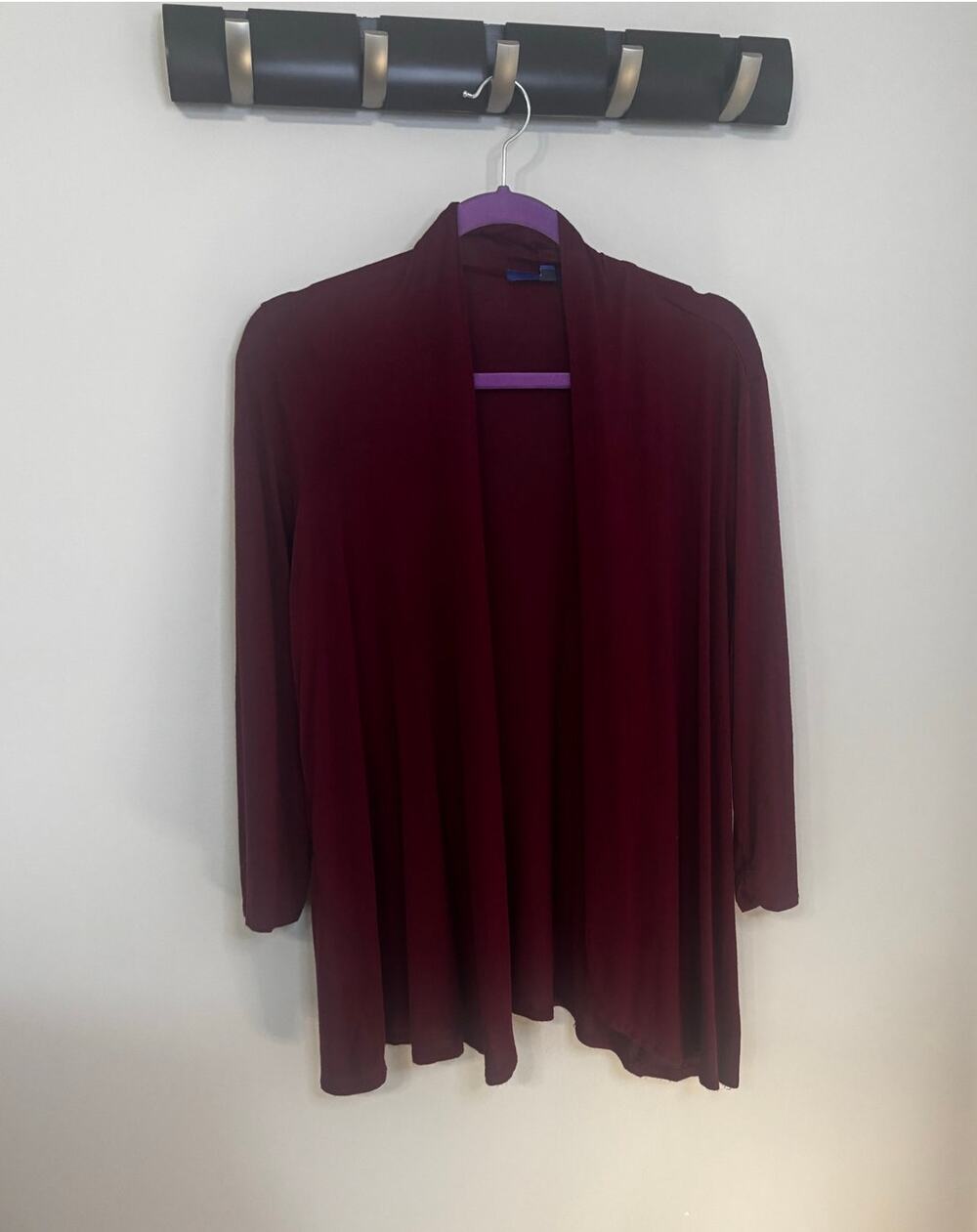 Apt 9 burgundy soft knit jersey sweater, 3/4 sleeves, drapes beautifully, Large